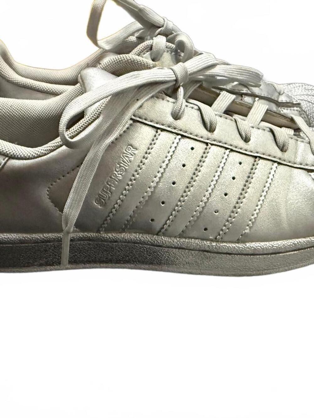 adidas Originals Women's Silver Superstar Sneakers Size 7 Shell Toe Casual Shoes